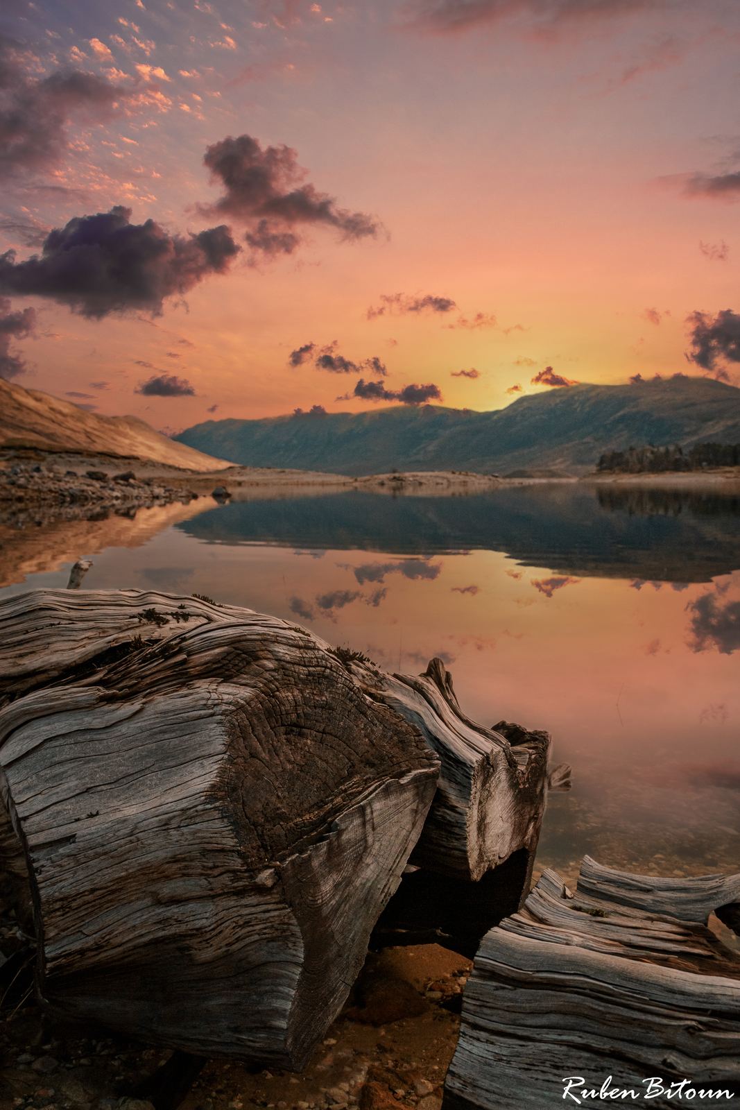 Loch au crépuscule