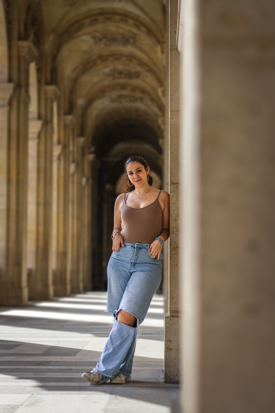 Portrait — colonnade du Louvre