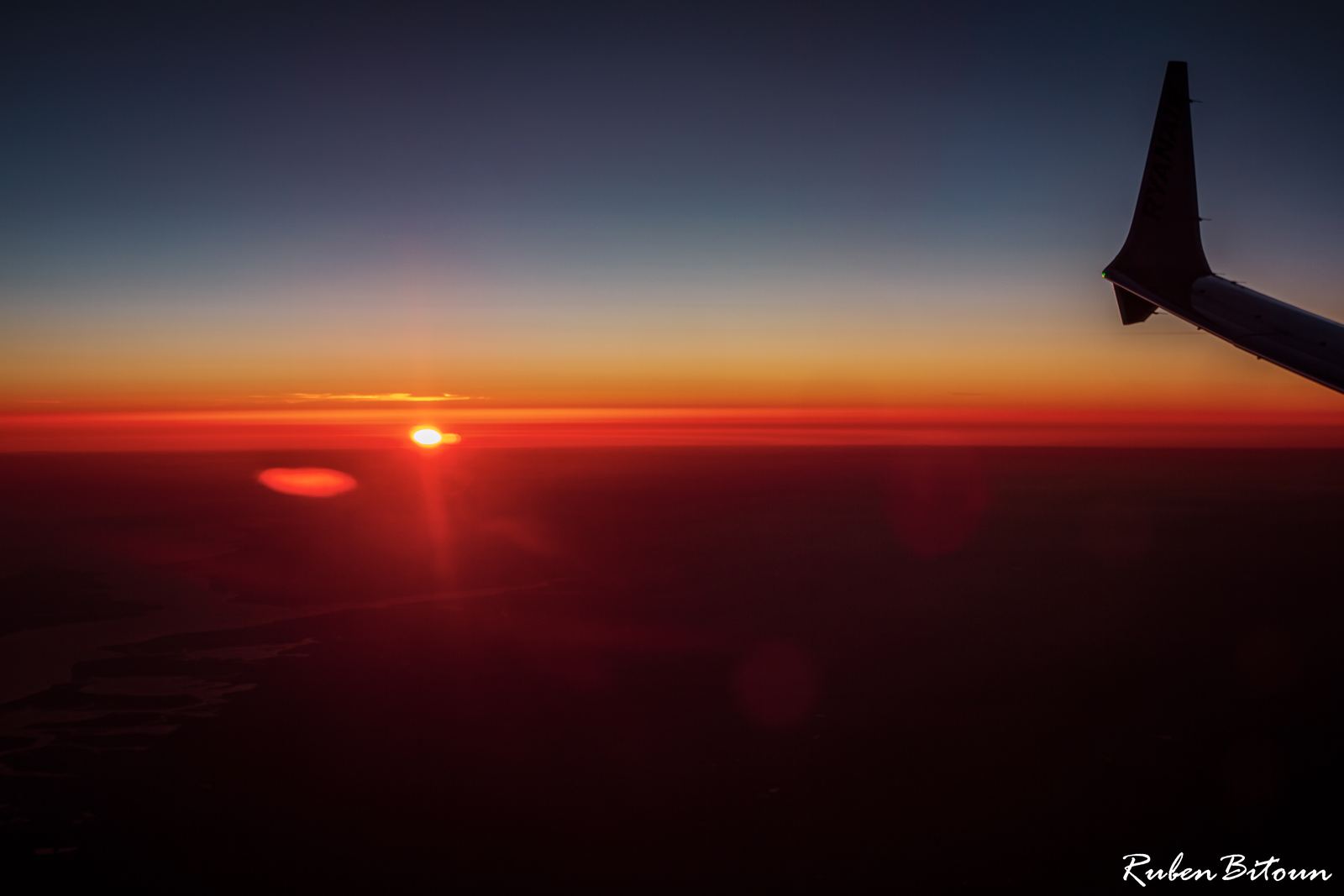 Coucher de soleil depuis le hublot